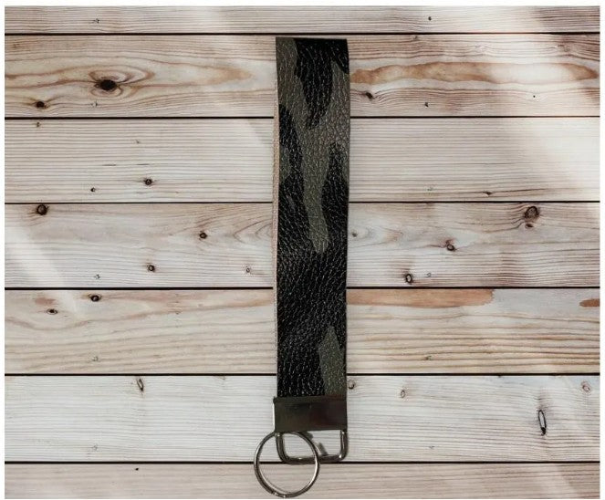 Keyrings wristlet strap, faux leather key ring for bag strap, lanyards, wrist key fob, id badge keychain Set 2
